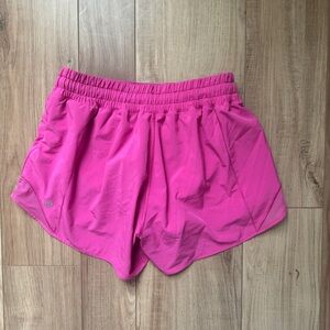 Lululemon sonic pink high rise hotty hot short size 6 4”